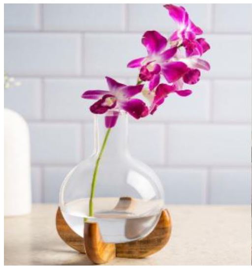 Glass Vase with wood1